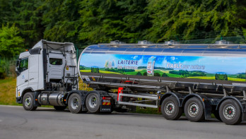 Melkwagen van Laiterie des Ardennes, vervoer van verse zuivelproducten van boerderijen naar verwerkingslocaties