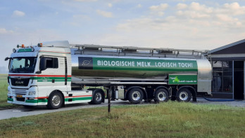 Melkwagen van Organic Goatmilk Coöperatie, transport van verse geitenmelk van boerderijen