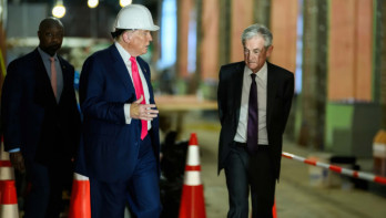 Washington DC, 24 juli 2025: President Donald Trump bezoekt het hoofdkwartier van de Federal Reserve samen met de voorzitter van de Federal Reserve, Jerome Powell, om renovaties te bekijken..
