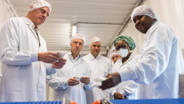 FrieslandCampina bouwt zuivelfabriek voor Nigeria