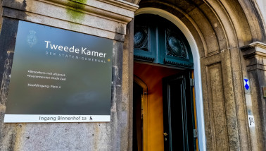 Ingang van de Tweede Kamer der Staten-Generaal in Den Haag.
