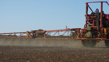 spuiten gewasbescherming Veldspuit