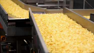 Verwerking van aardappelen tot chips