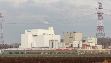 Milcobel-zuivelfabriek in Kallo, met het fabrieksterrein en industriële gebouwen.