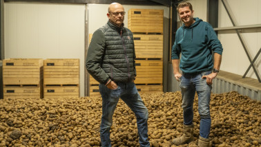 Voorzitter André Broeze en bestuurslid Hilchard Waalkens van Aviko ATC