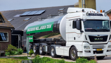 Melkwagen van Ek-Holland, transport van verse zuivelproducten van boerderijen