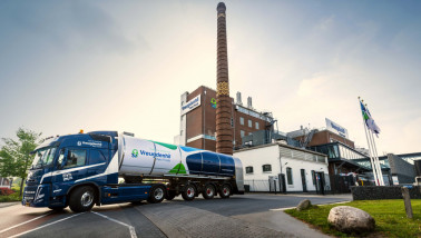 Melkwagen van Vreugdenhil Dairy Foods, vervoer van verse zuivelproducten van boerderijen naar verwerkingslocaties