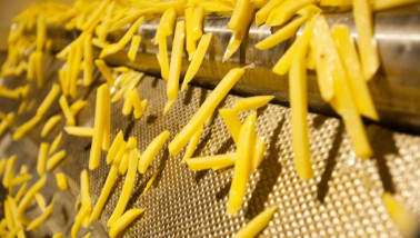 Verse aardappelen verwerkt tot frites
