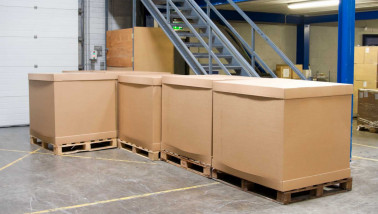 5 palletboxen in de opslag