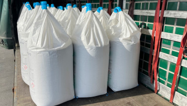 Kunstmest in bigbags staan in een vrachtwagen klaar om gelost te worden