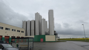 De fabriek van DMK in Altentreptow, waar een nieuwe lactiferrinefabriek is gebouwd