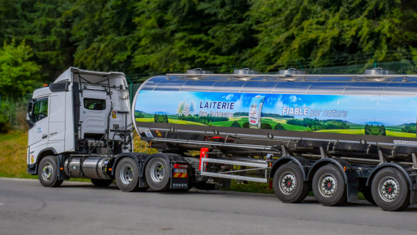 Melkwagen van Laiterie des Ardennes, vervoer van verse zuivelproducten van boerderijen naar verwerkingslocaties