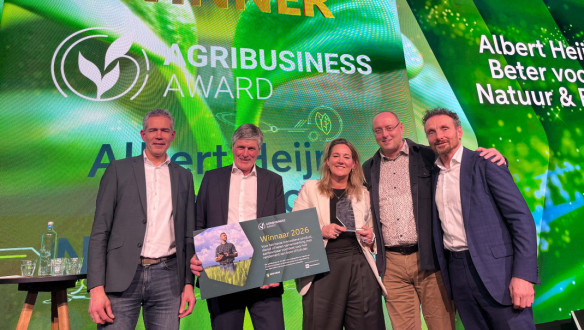 Winnaar Agribussiness Award Albert Heijn met Beter voor Natuur & Boer