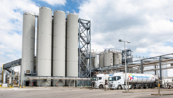 FrieslandCampina Veghel, met melkontvangst