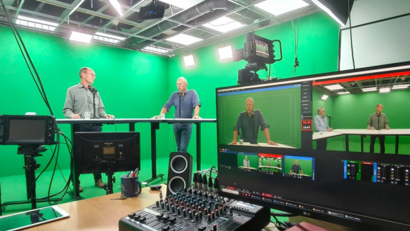 Cor Pierik en Wouter de Heij in de studio van Boerenbusiness