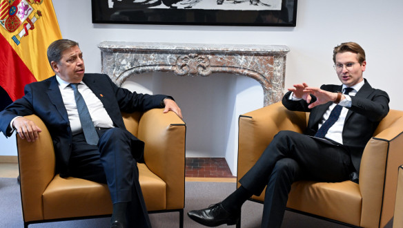 Jaimi van Essen met Spaanse collega Luis Planas Puchades