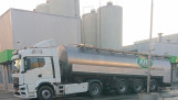 Melkwagen van Arla Foods, vervoer van verse zuivel van boerderijen naar verwerkingslocaties