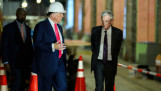 Washington DC, 24 juli 2025: President Donald Trump bezoekt het hoofdkwartier van de Federal Reserve samen met de voorzitter van de Federal Reserve, Jerome Powell, om renovaties te bekijken..